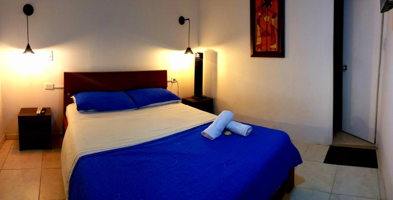Tiger Hostel Медельин Экстерьер фото
