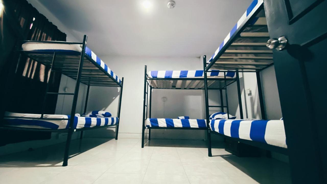 Tiger Hostel Медельин Экстерьер фото