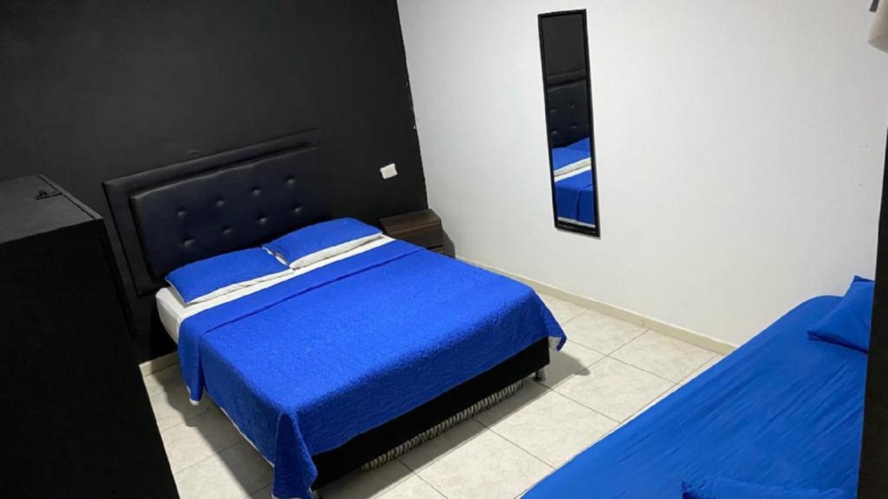 Tiger Hostel Медельин Экстерьер фото