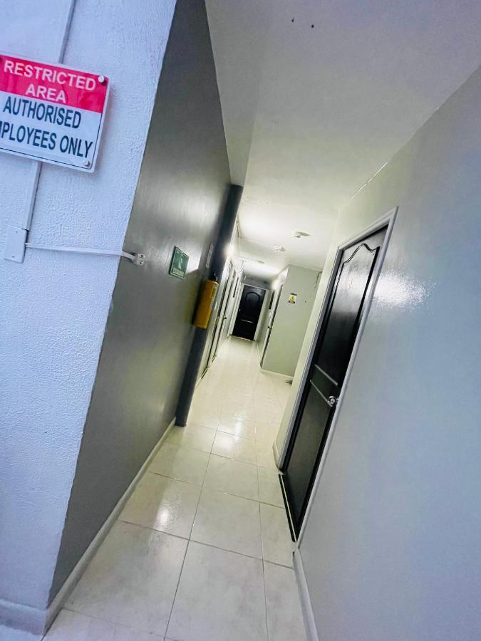 Tiger Hostel Медельин Экстерьер фото