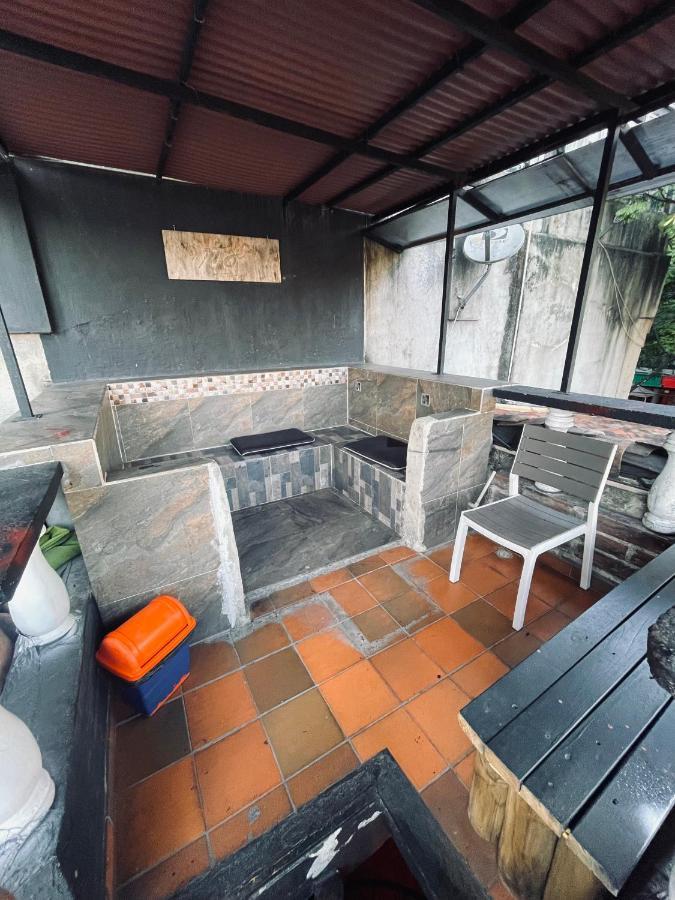Tiger Hostel Медельин Экстерьер фото